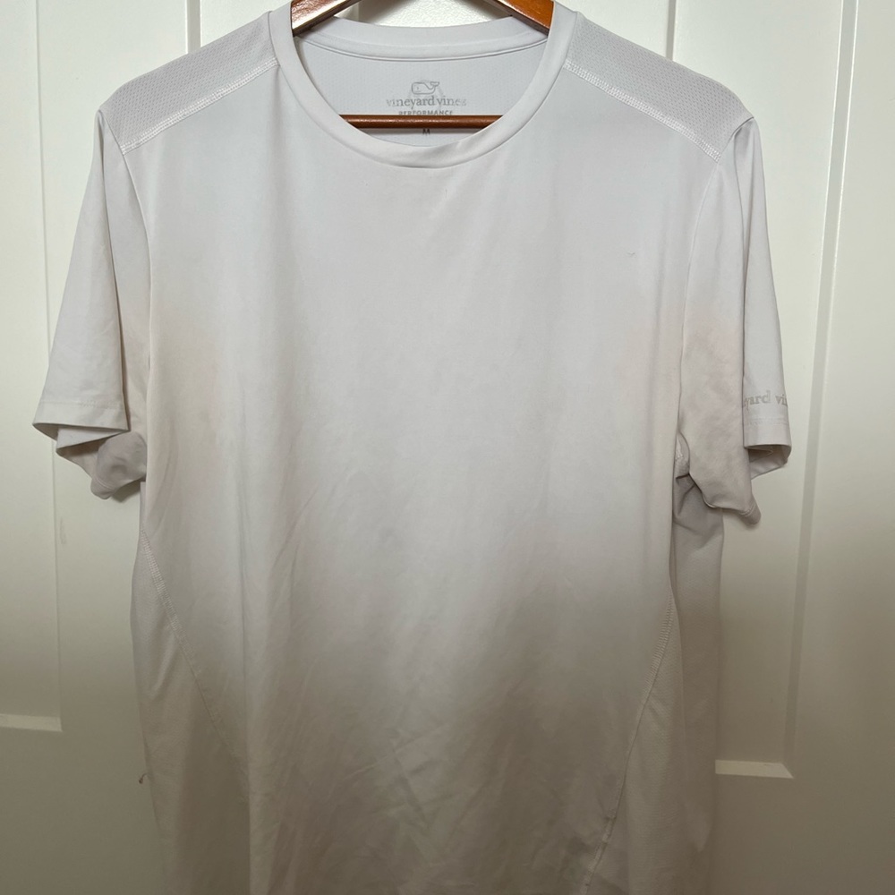 VINEYARD VINES performance tshirt